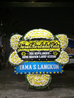 Papan Bunga Duka di Nganganaumala